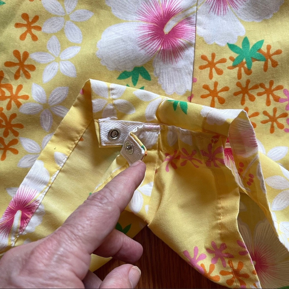 VTG 12-24 Mo Hawaiian Shortall, Yellow w/ Flowers - Picture 3 of 5